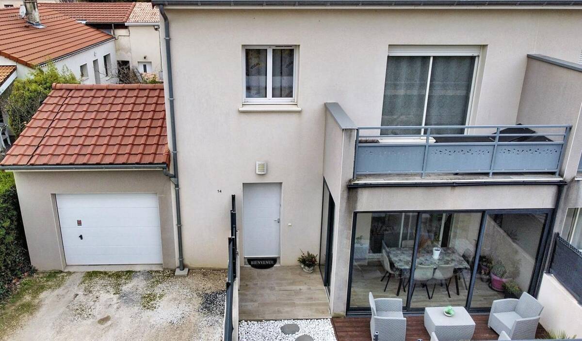 Maison à CHATEAUNEUF-SUR-ISERE