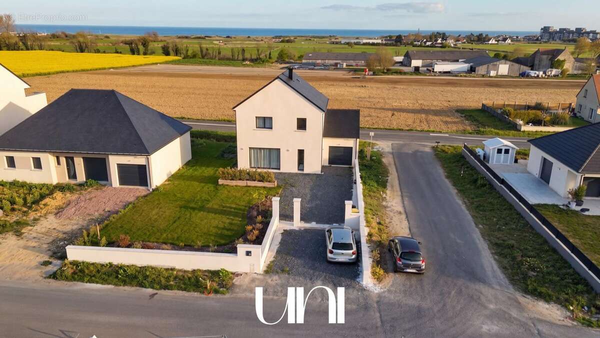 Maison à COURSEULLES-SUR-MER
