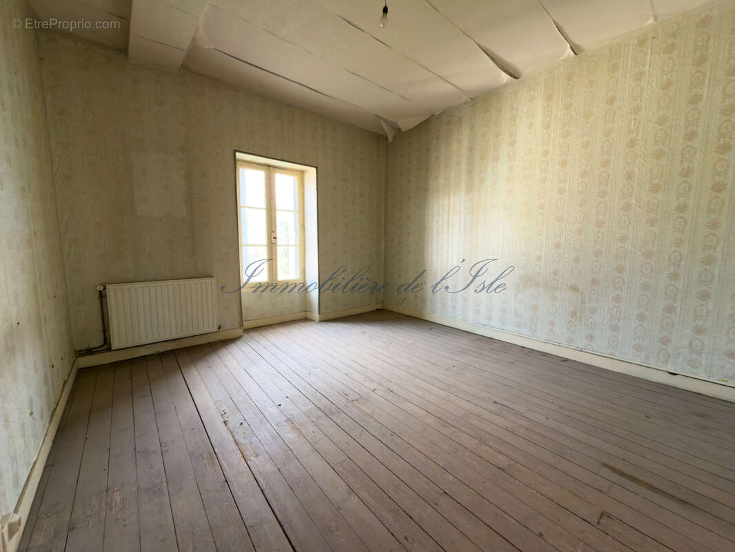 Appartement à CUBJAC