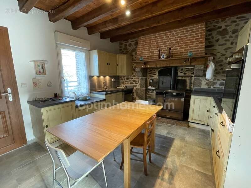 Maison à ARNAC-LA-POSTE