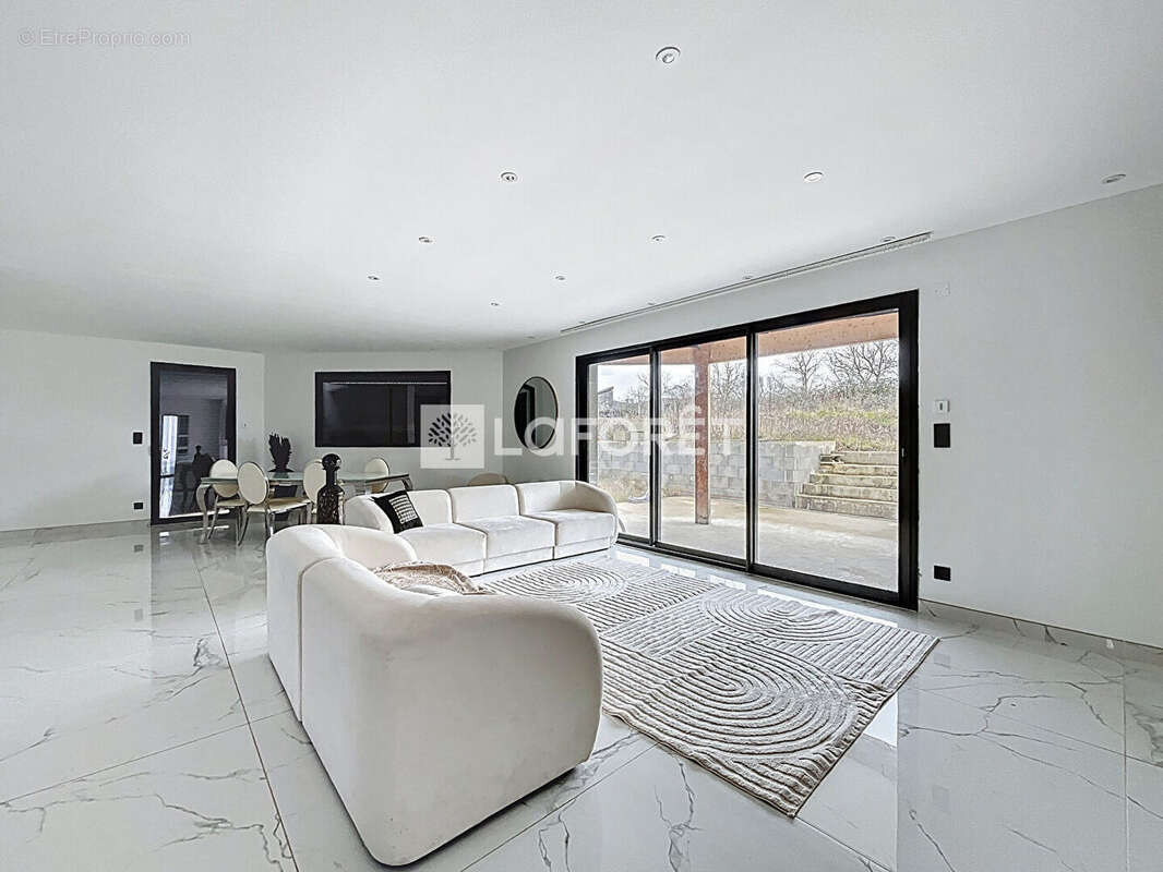 Maison à MEILLONNAS