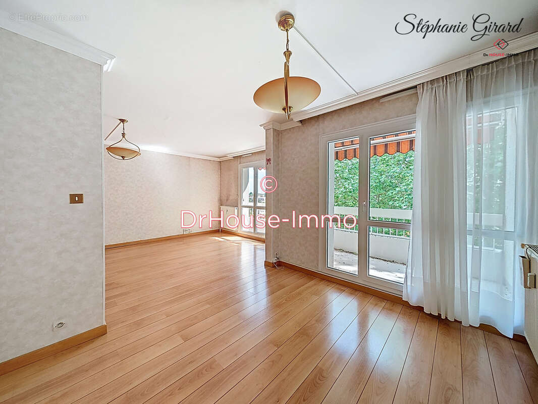 Appartement à FLEURY-LES-AUBRAIS