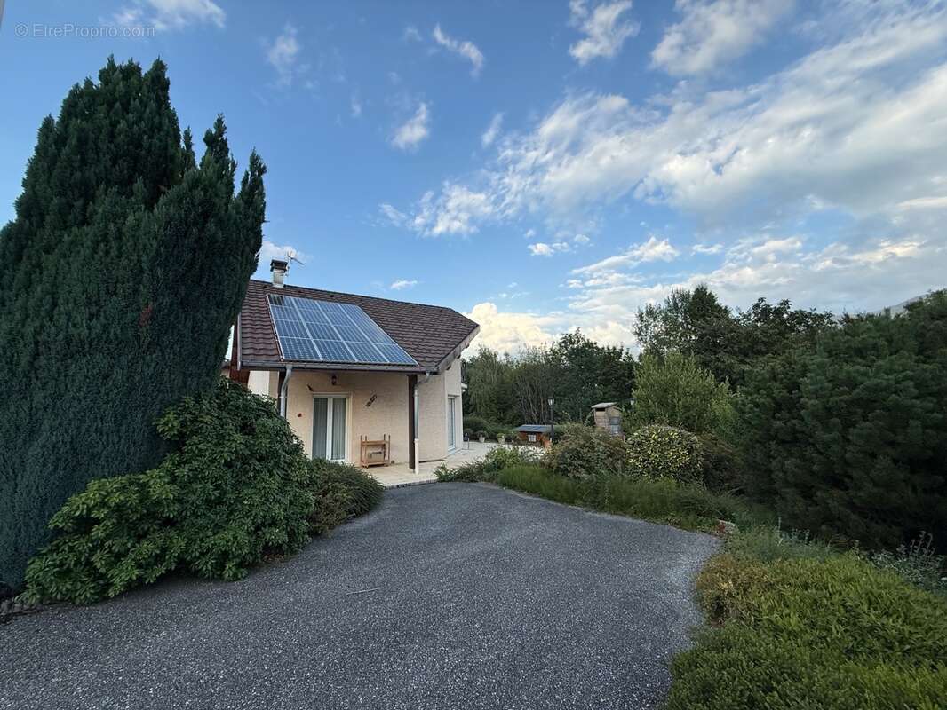 Maison familiale avec piscine - Un cadre de vie idéal - - photo 3