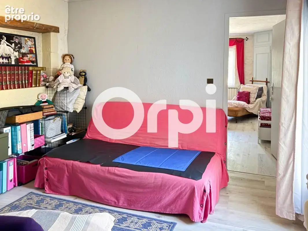 SAINT LAURENT DE LA PREE - Maison de charme en centre bourg - photo 10