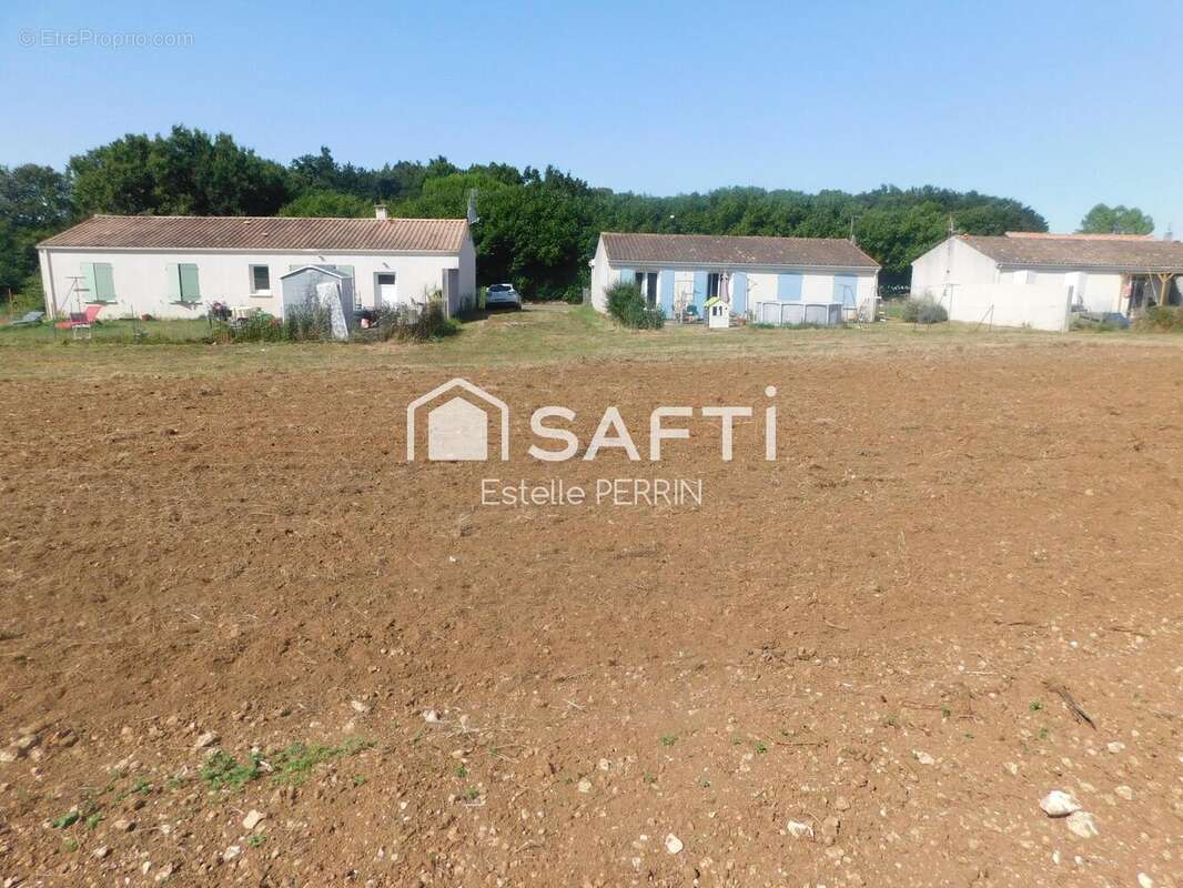 Terrain 1557 m² à Trizay  - photo 4