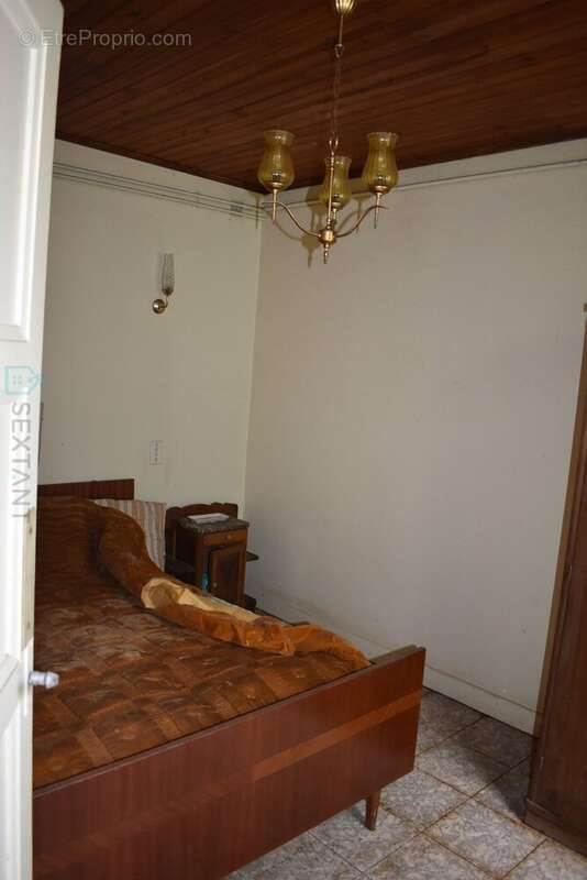 Maison plein pied de deux chambres au calme pres de la riviere a restaurer - photo 16