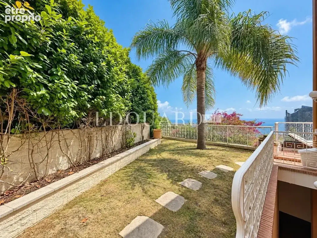 Dans un domaine privé et sécurisé, à vendre villa de prestige avec vue panoramique sur la Principauté de Monaco - photo 6