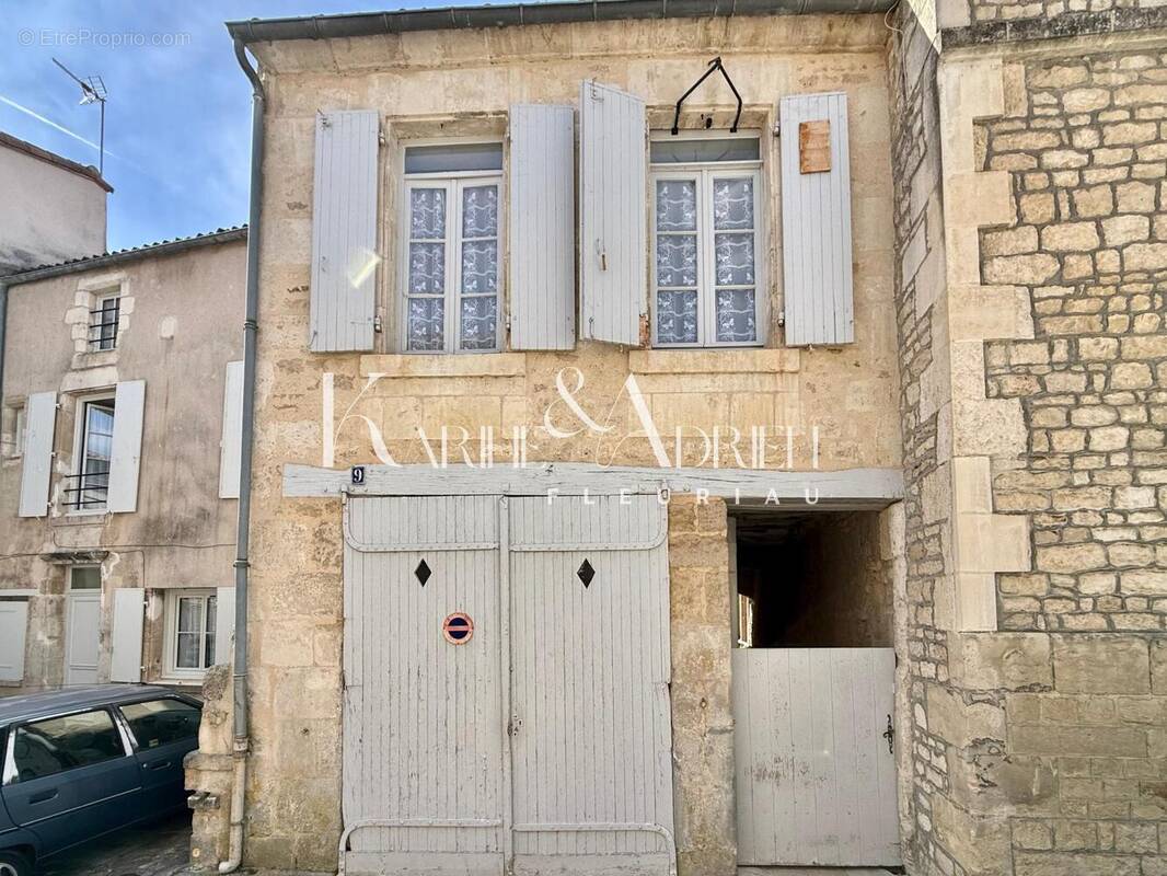 Photo 1 - Appartement à FONTENAY-LE-COMTE