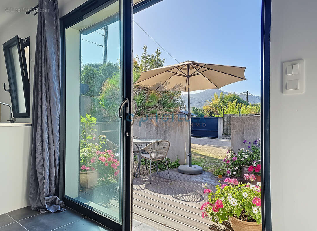 Appartement à CAURO