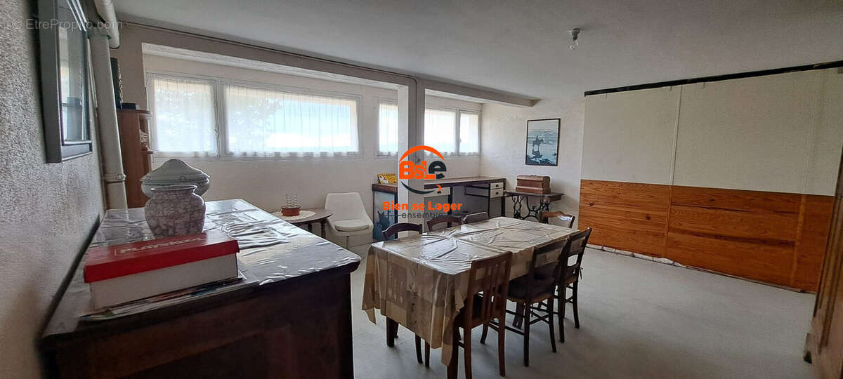 BSLE Agence immobilière Bien Se Loger Ensemble Cébazat -  IMMOBILIER MAISON AIGUEPERSE 3 CHAMBRES VUE PANORAMIQUE GRANGES - Maison à AIGUEPERSE