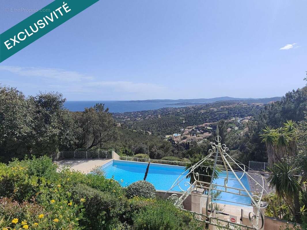 Photo 2 - Appartement à ROQUEBRUNE-SUR-ARGENS