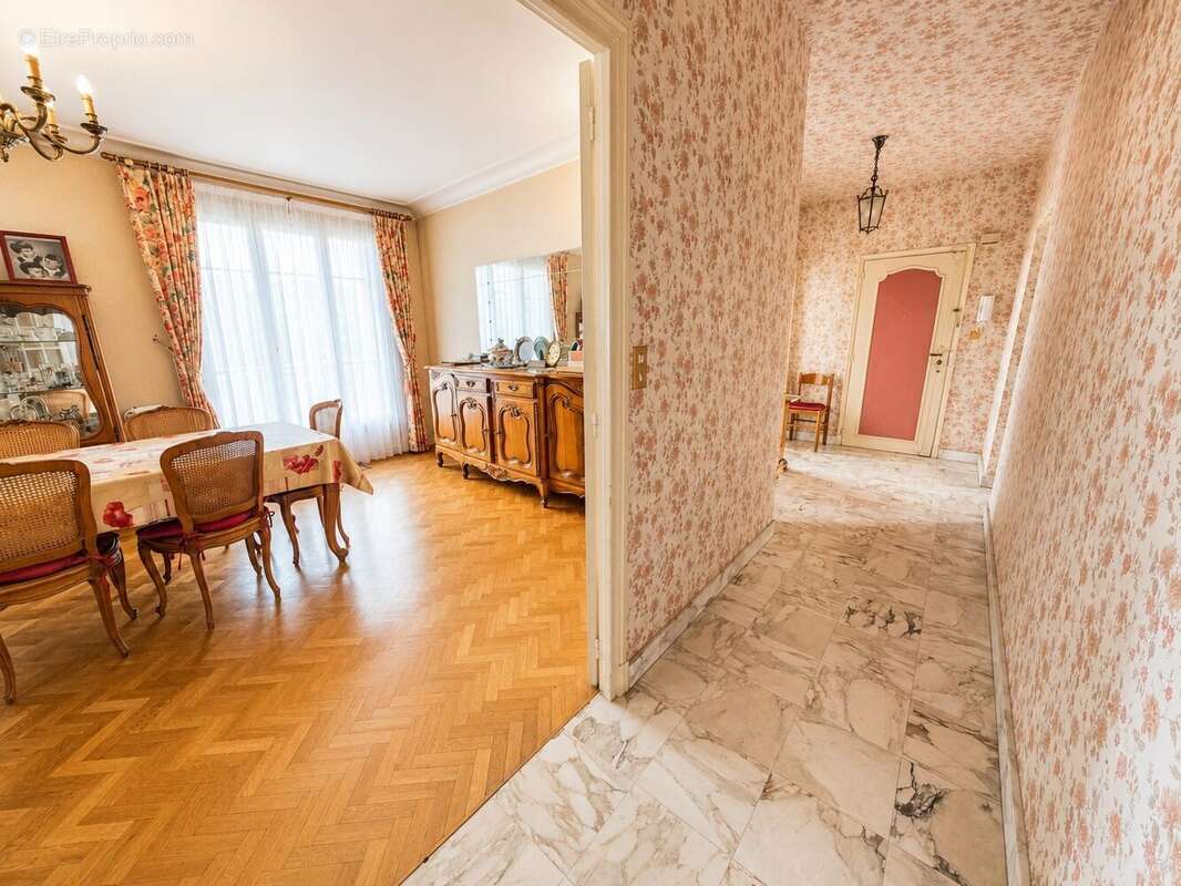 Appartement 150 m² à Tours  - photo 2