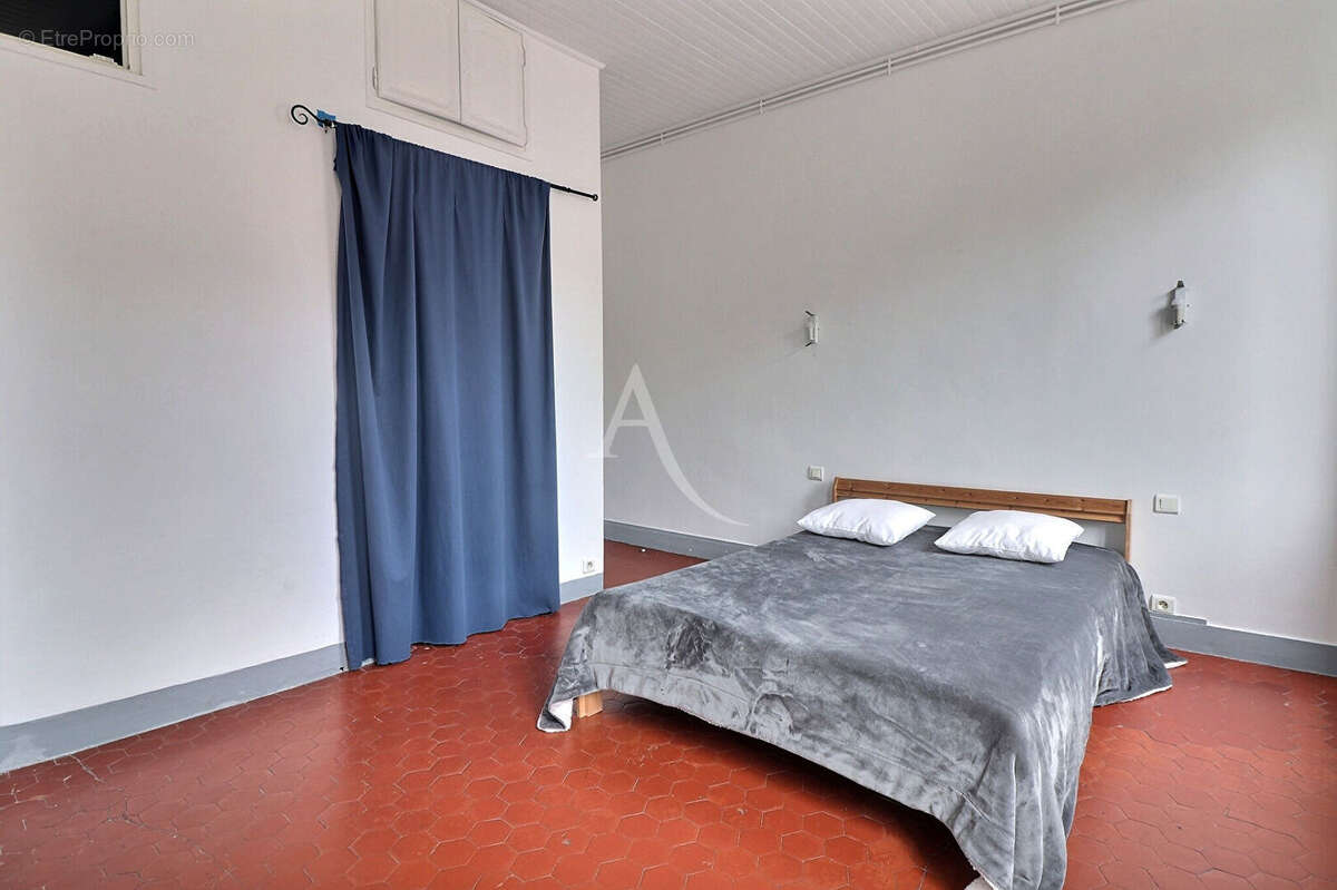 Appartement à MARSEILLE-1E