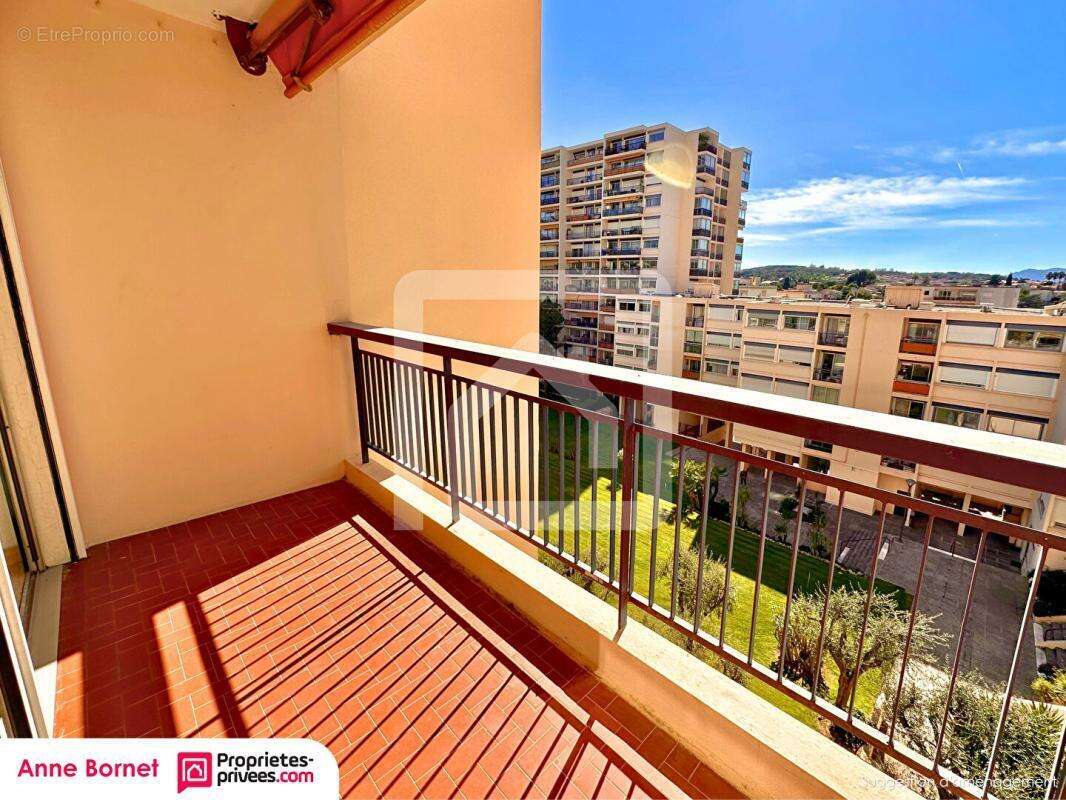Appartement à LE CANNET