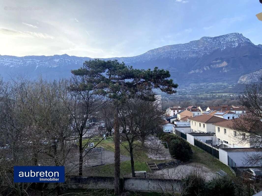 Appartement à LE PONT-DE-CLAIX