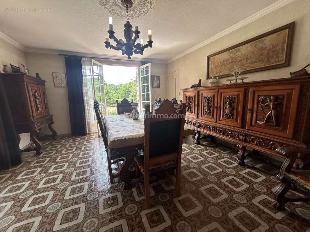 Maison à SAINT-VICTOR-DE-MORESTEL