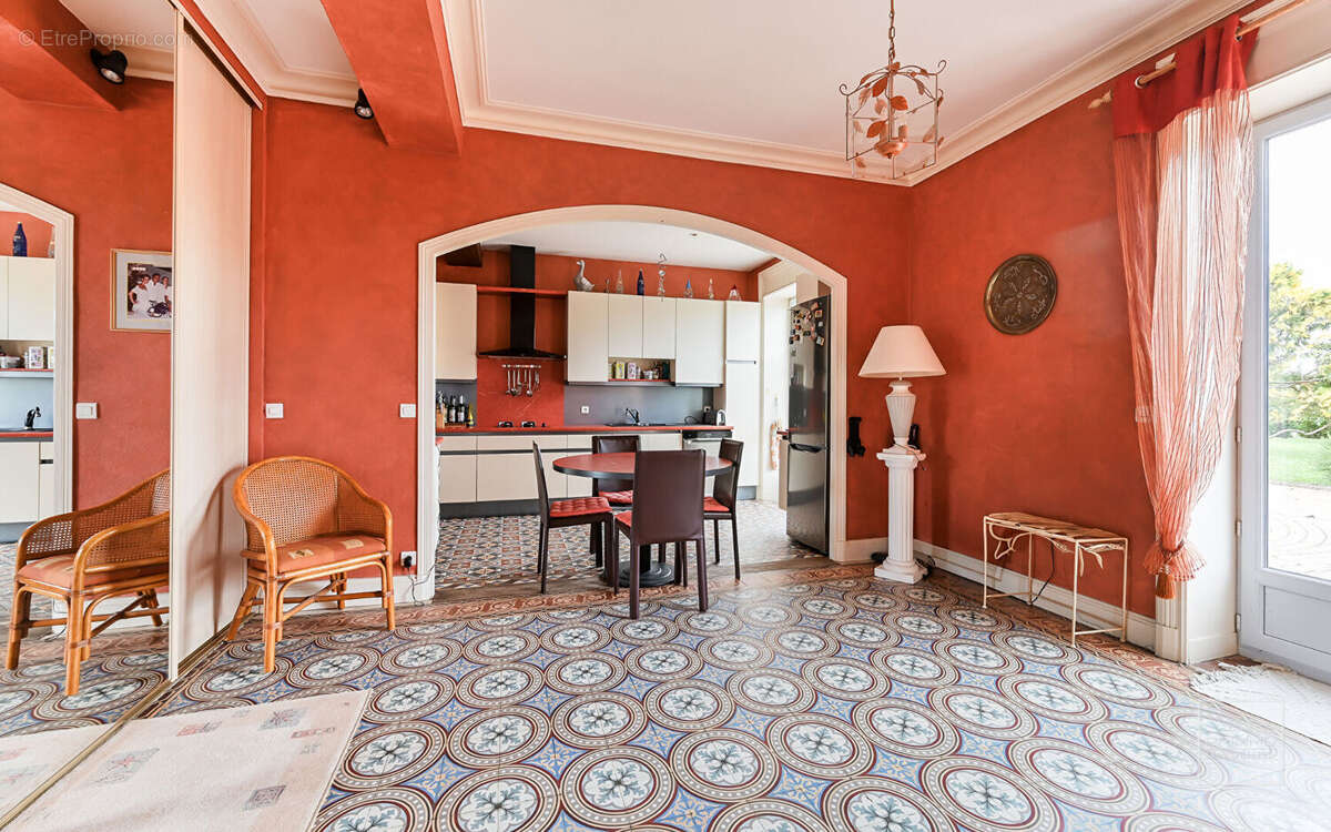 Maison à ARNAS