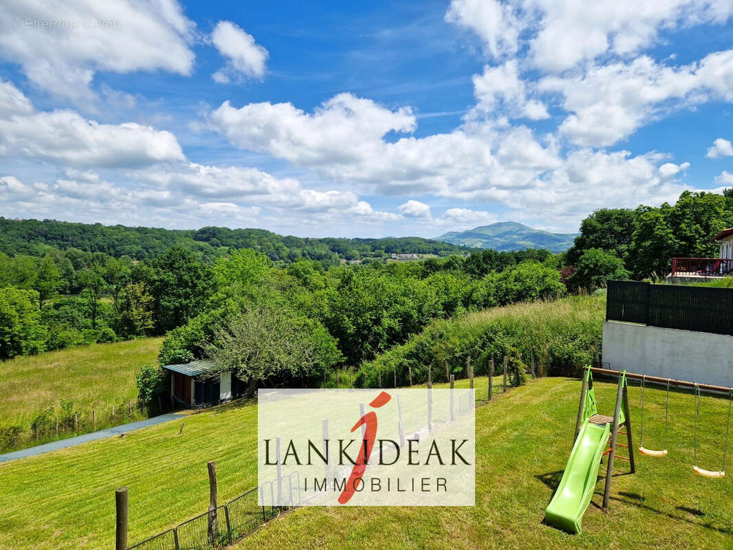 Maison à LARRESSORE