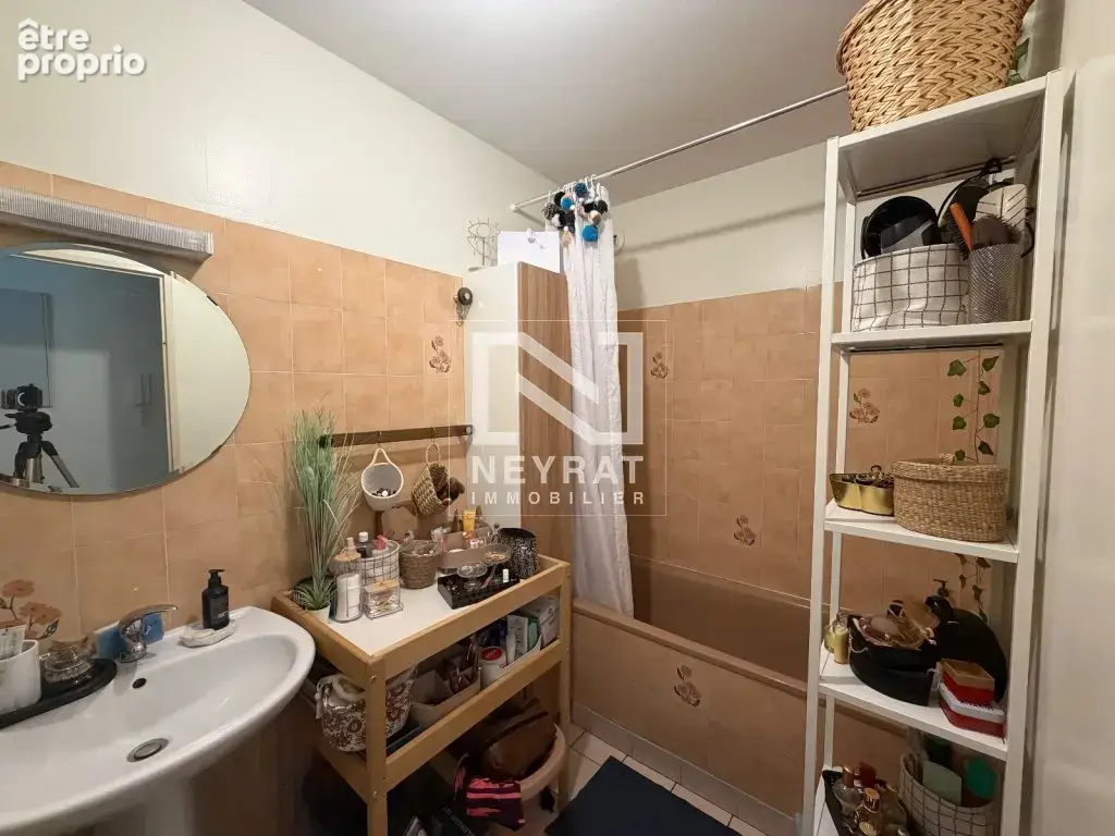 Appartement t2 loué – balcon, cave et parking – centre-ville - photo 5