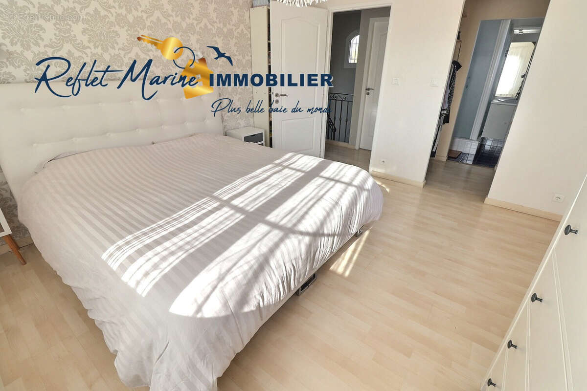 Maison à SAINT-CYR-SUR-MER