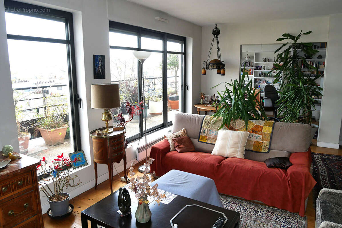 Appartement à PARIS-16E