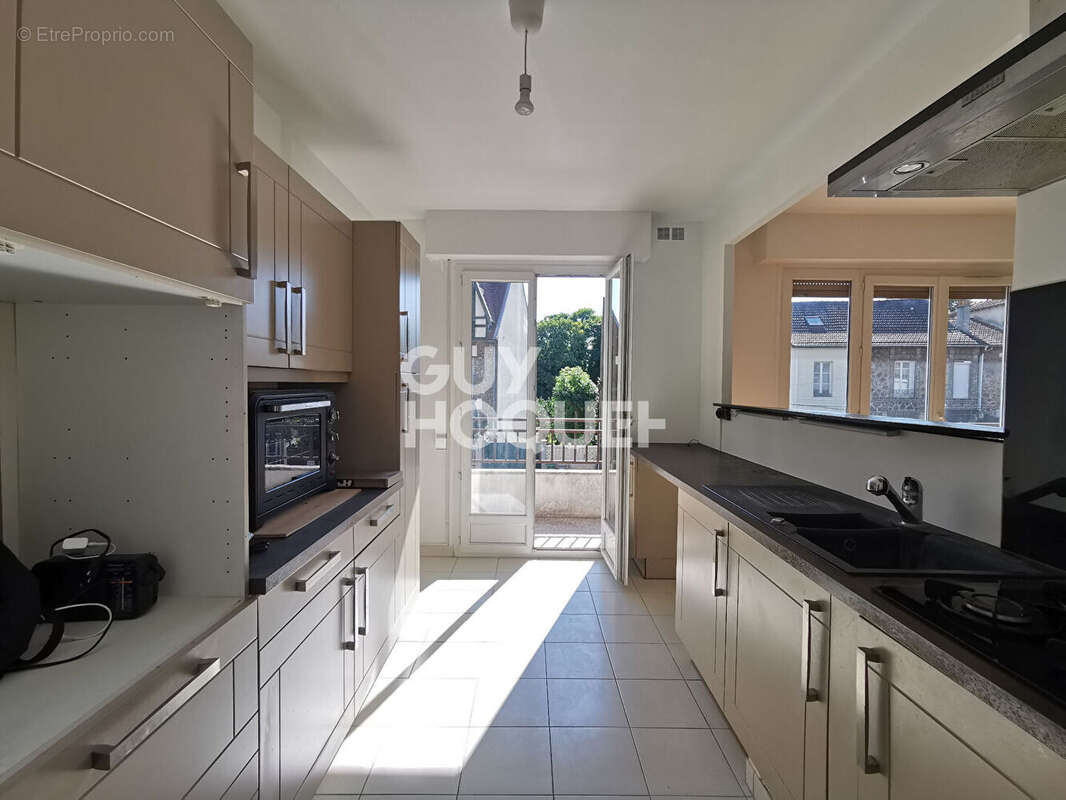 Appartement à FONTENAY-SOUS-BOIS