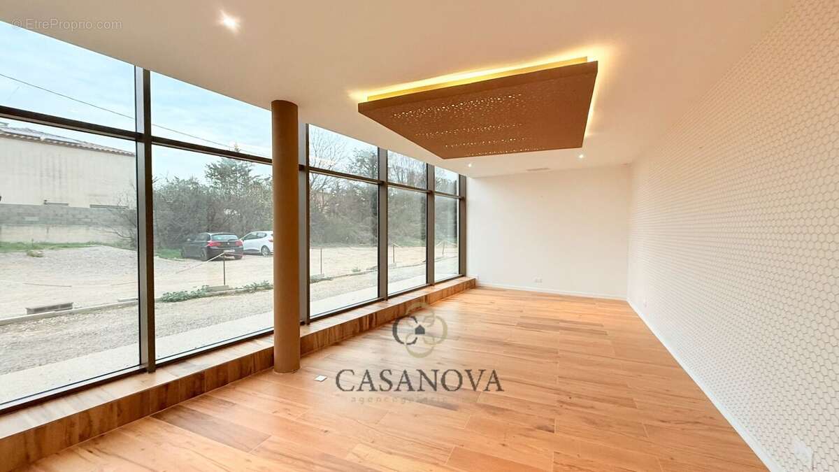 Bureaux neufs 110 m² lumineux avec parkings  Baillargues  Immeuble récent - photo 11