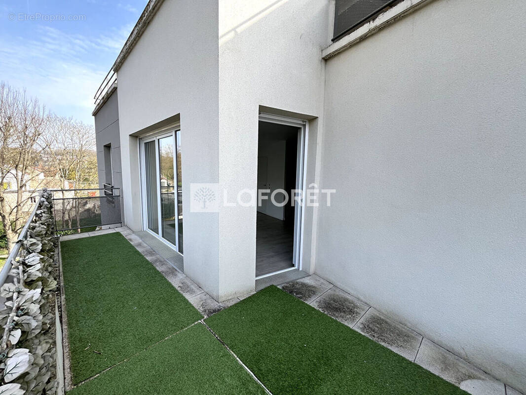 Appartement à HARDRICOURT