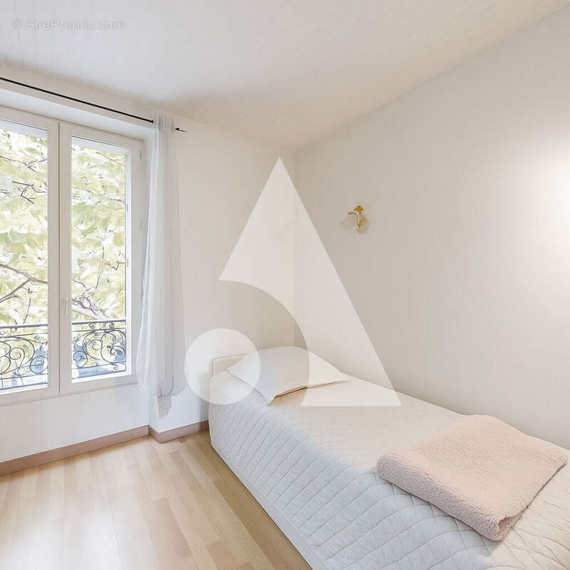 Appartement à LA GARENNE-COLOMBES