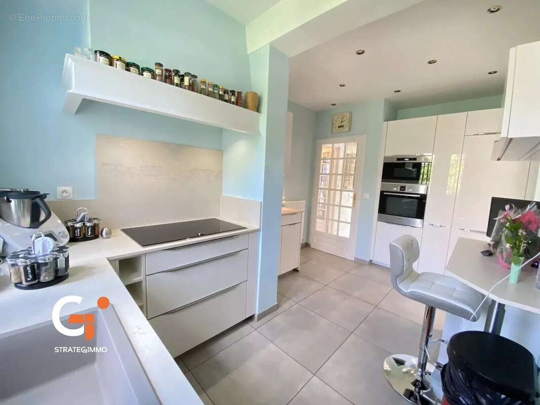 Maison à SAINT-ETIENNE-DU-ROUVRAY