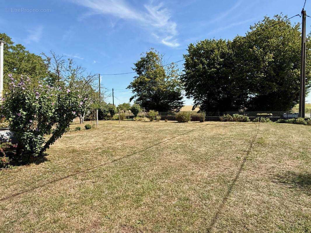 Maison à SAINT-COUTANT