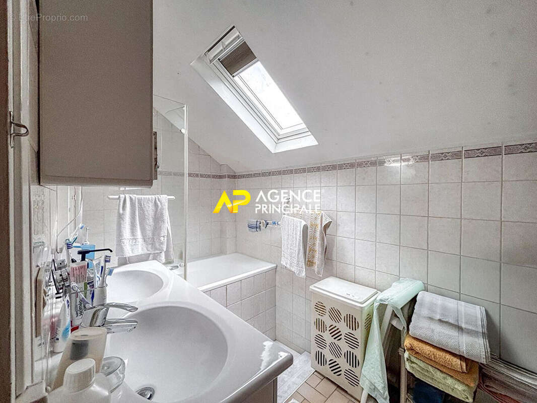 Maison à SARTROUVILLE