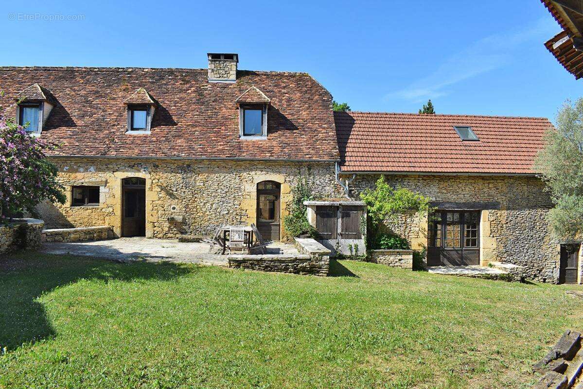 Propriété de gîtes Coly Saint Amand 18 pièce(s) 403 m2 - photo 7