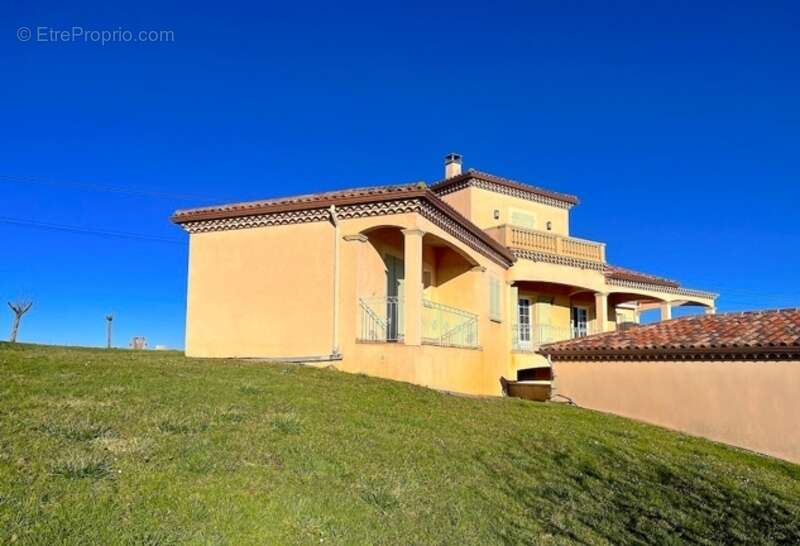 Maison à SAINTE-DODE