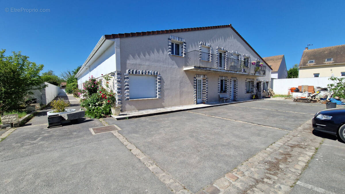 Appartement à VAUGRIGNEUSE