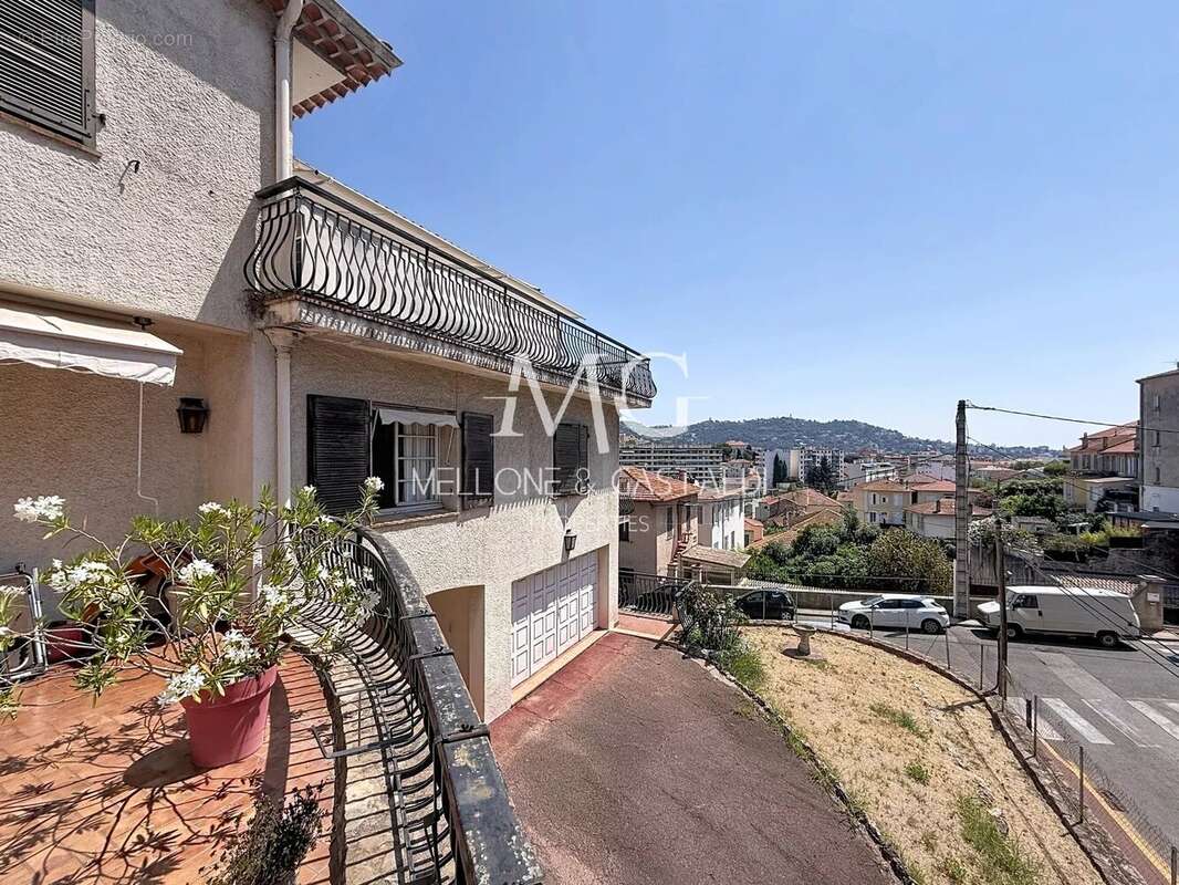 Cannes - immeuble a renover / transformer - photo 44