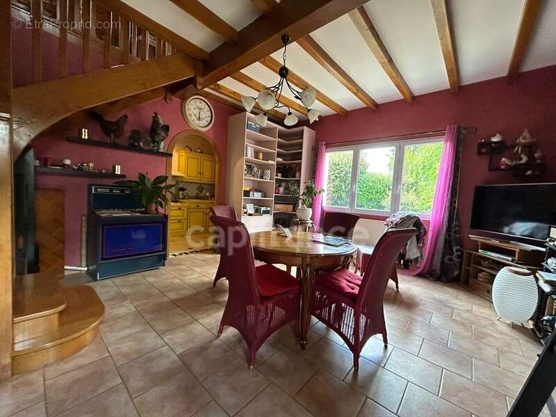 Dpt Dordogne (24), à vendre COULAURES maison P11 de 390 m² - Terrain de 4 828,00 m² - Plain pied - photo 4