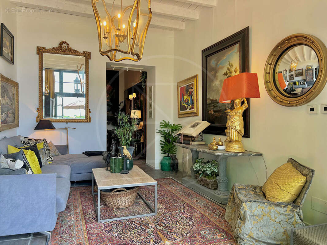 Maison à SAINT-EMILION