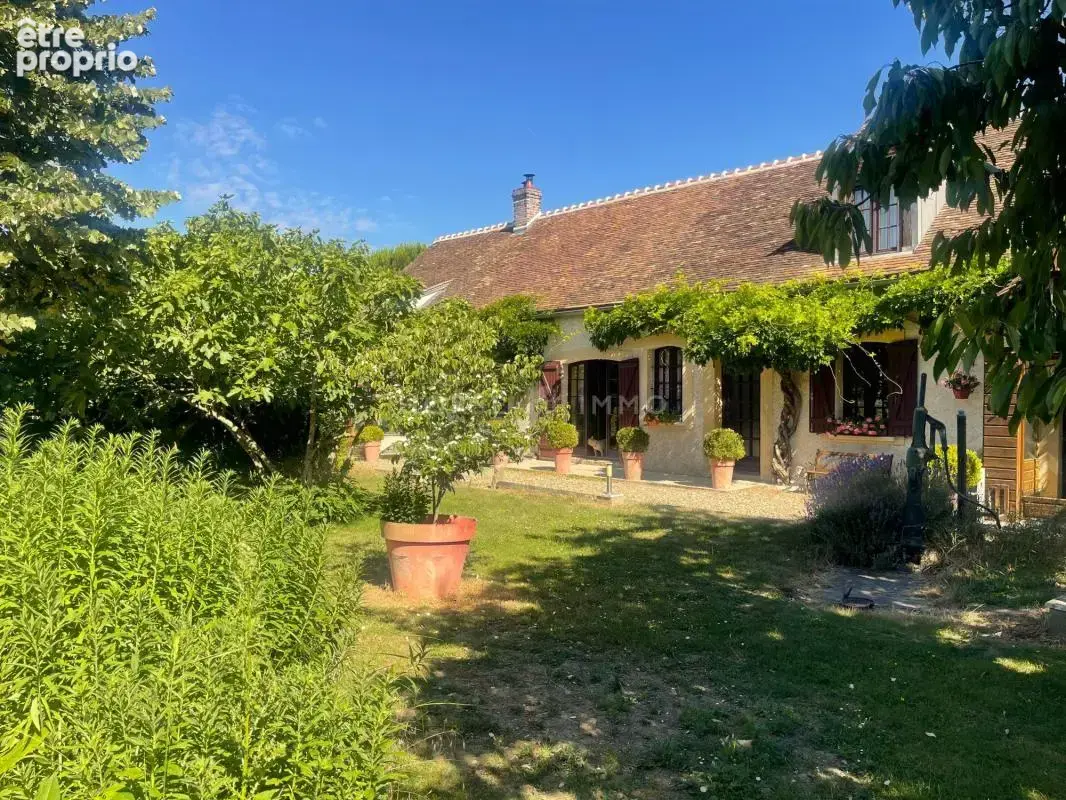 Photo Maison à Griselles au prix de 636 000€
