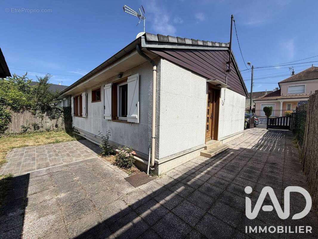 Photo 1 - Maison à VILLIERS-SUR-MARNE