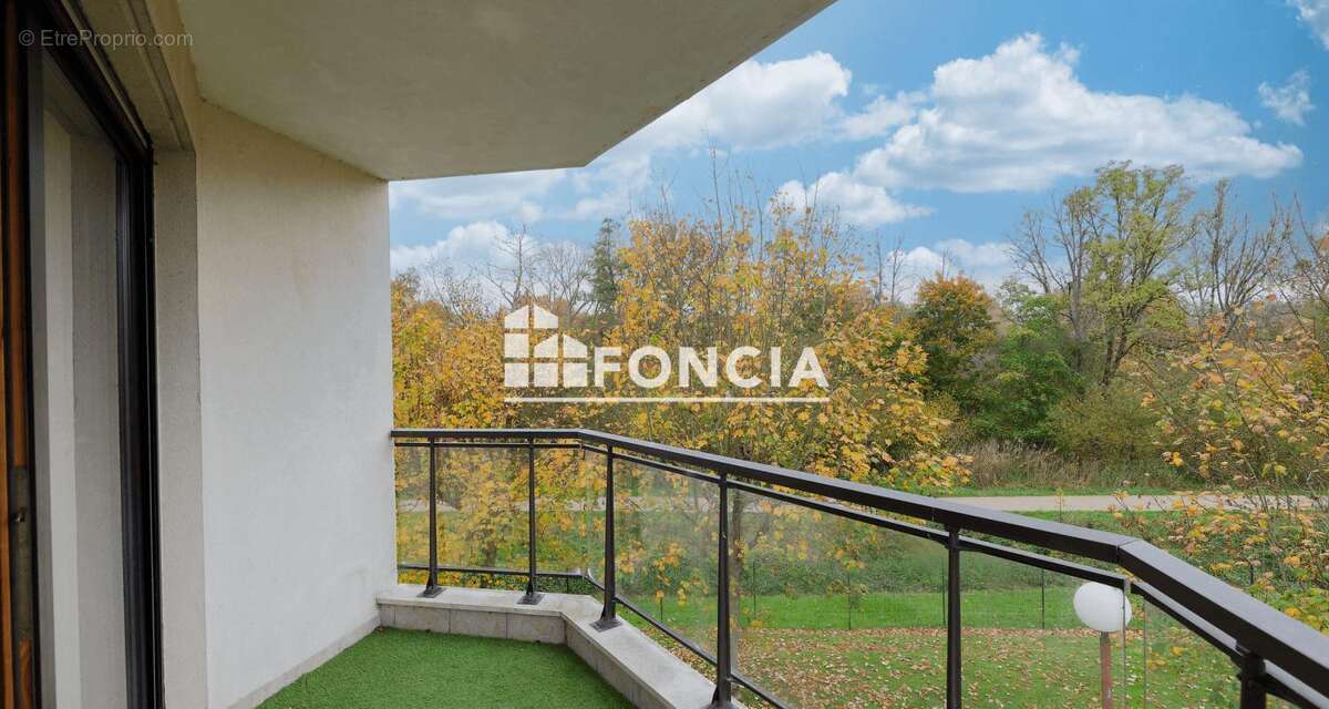 Appartement à SAINTE-GENEVIEVE-DES-BOIS