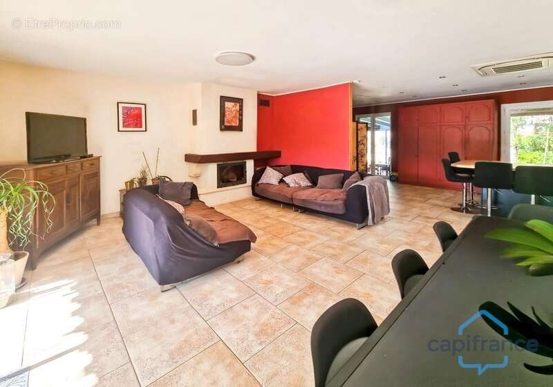 Maison à SAINT-BAUZILLE-DE-MONTMEL