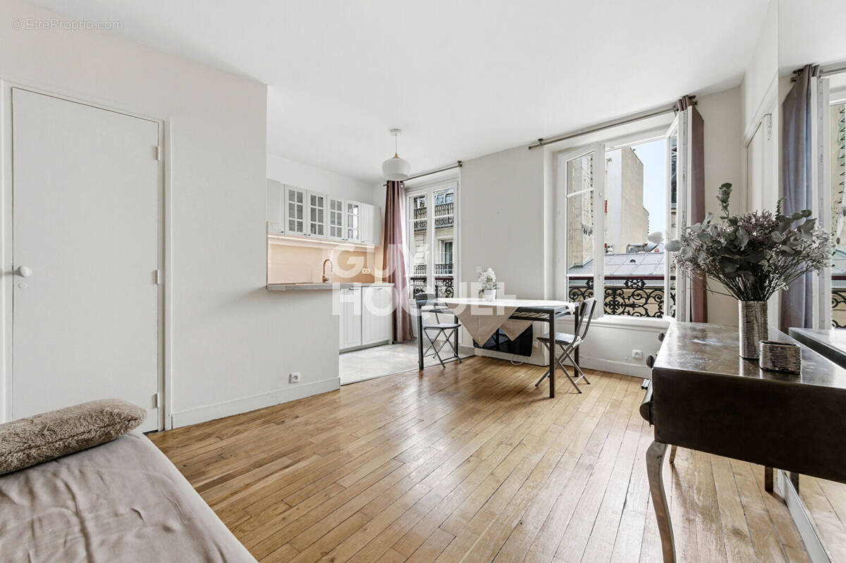 Appartement à PARIS-9E