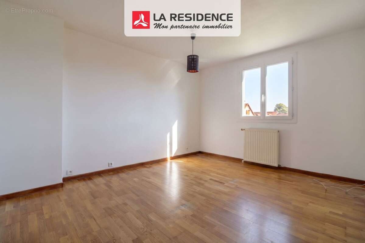 Maison 102 m² à Saint-Pierre-Du-Vauvray  - photo 6