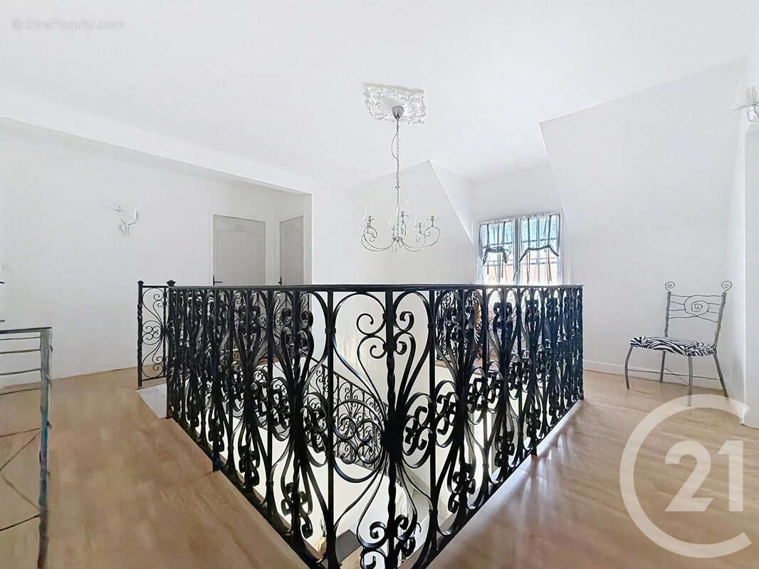 Maison 185 m² à Fralignes  - photo 16