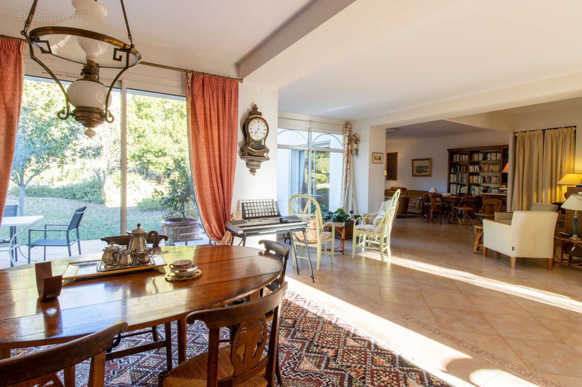 Maison à SAINT-FELIX-DE-LODEZ