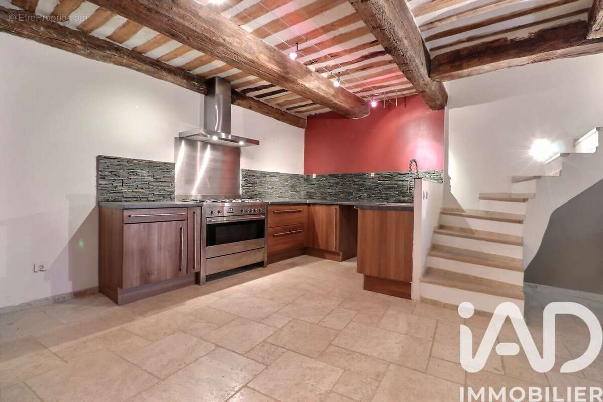 Maison 85 m² à Revest-Du-Bion  - photo 3