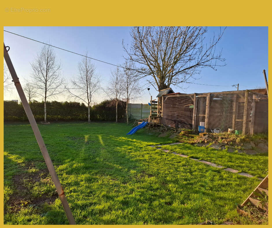 Maison à SAINT-HILAIRE-DE-CHALEONS