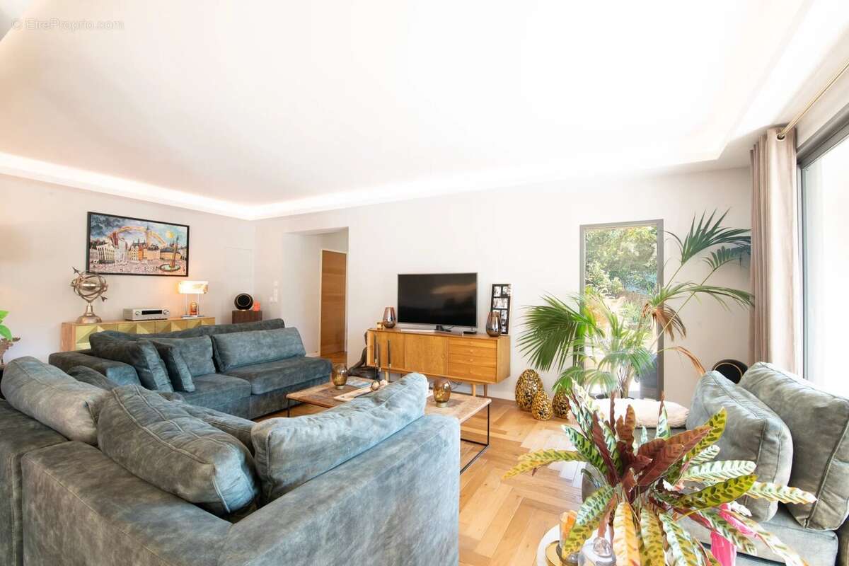 Maison à LES ISSAMBRES