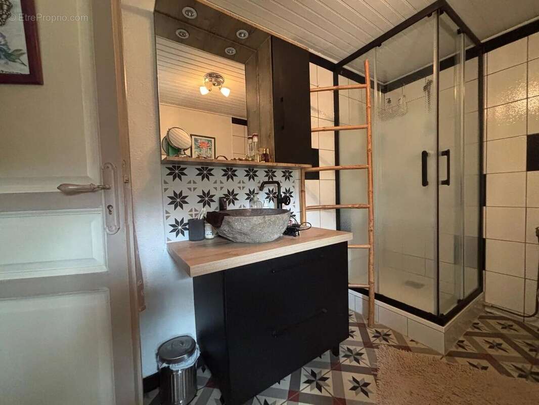 Maison à SAINTE-FOY-DE-LONGAS